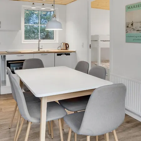Amazing In Vaeggerlose With Kitchenette * Bøtø By